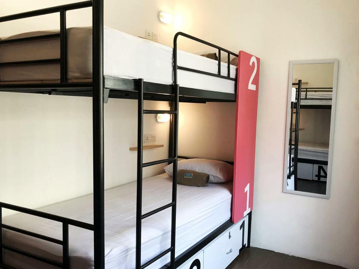 ג'קרטה Teduh Hostel Kota Tua מיטות אכסניה תמונה
